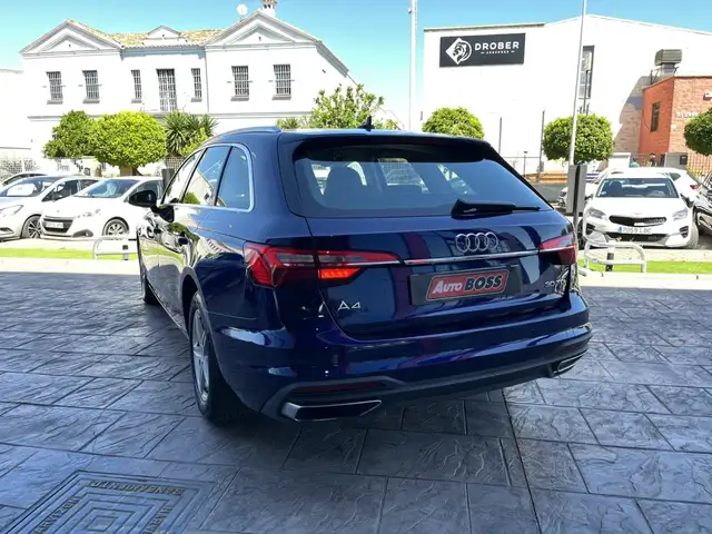 Audi A4 view 8