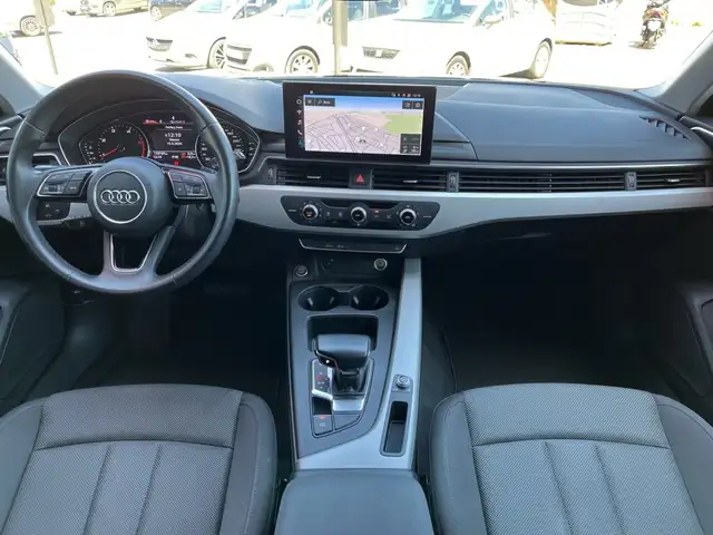 Audi A4 view 14