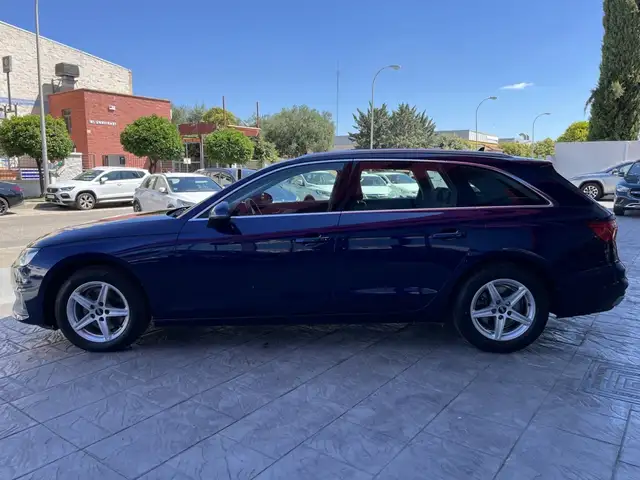 Audi A4 view 9