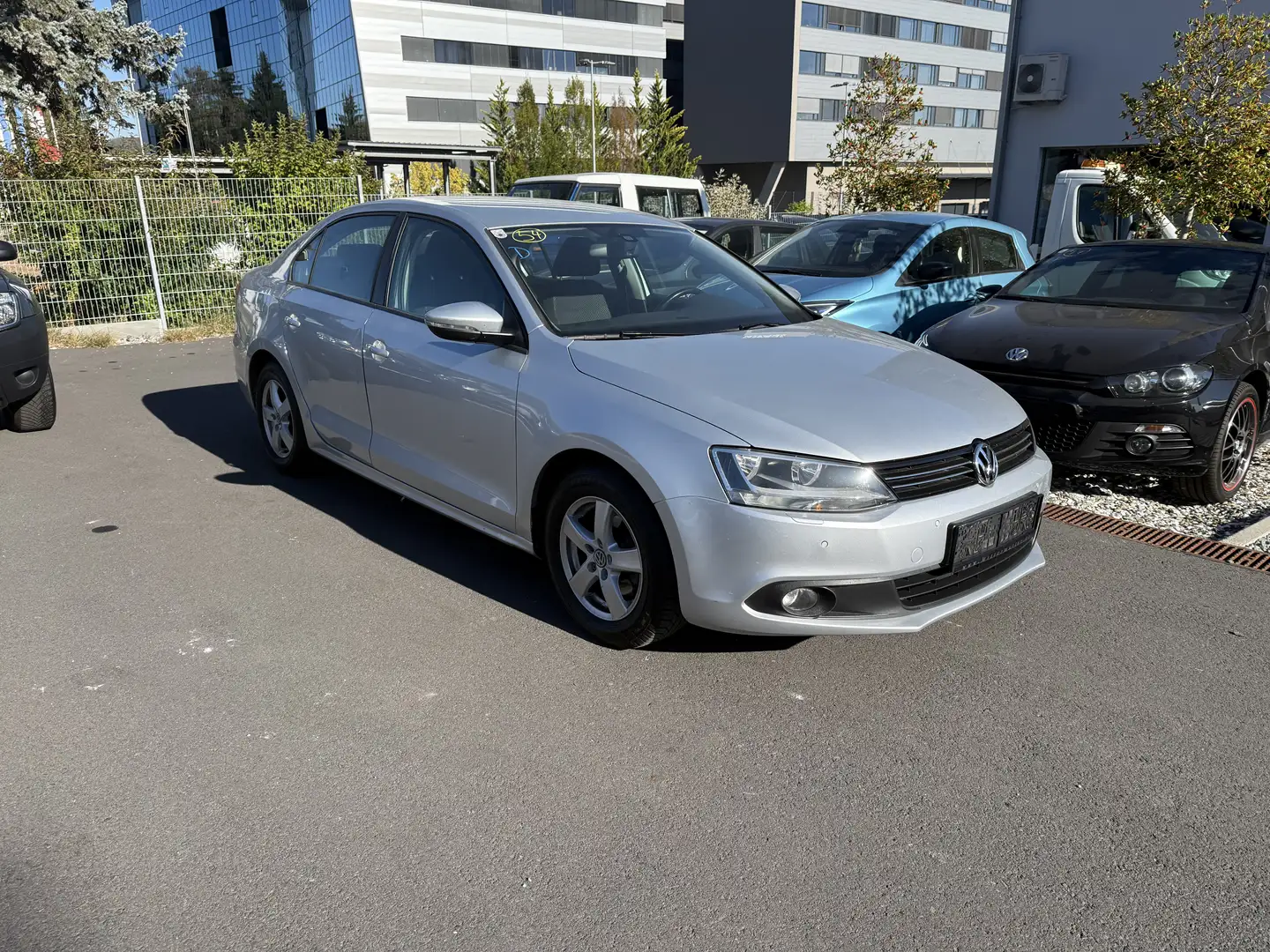 Volkswagen Jetta Jetta Comfortline 1,6 TDI DPF neues Pickerl Silber - 1