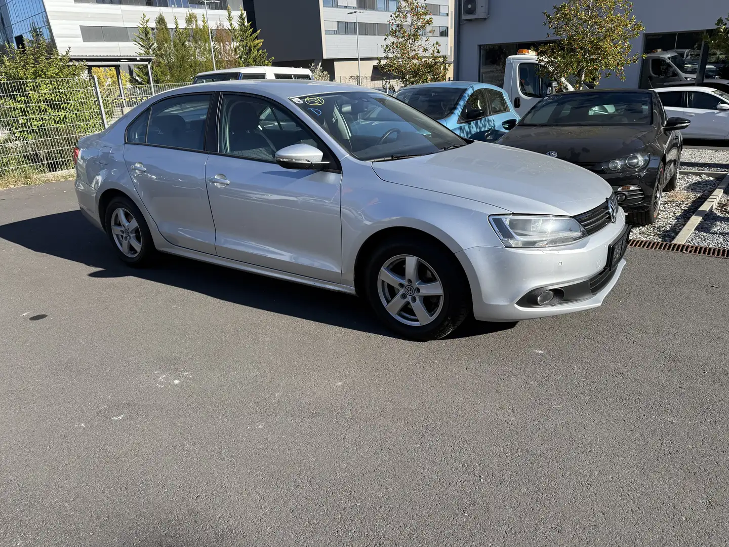 Volkswagen Jetta Jetta Comfortline 1,6 TDI DPF neues Pickerl Silber - 2