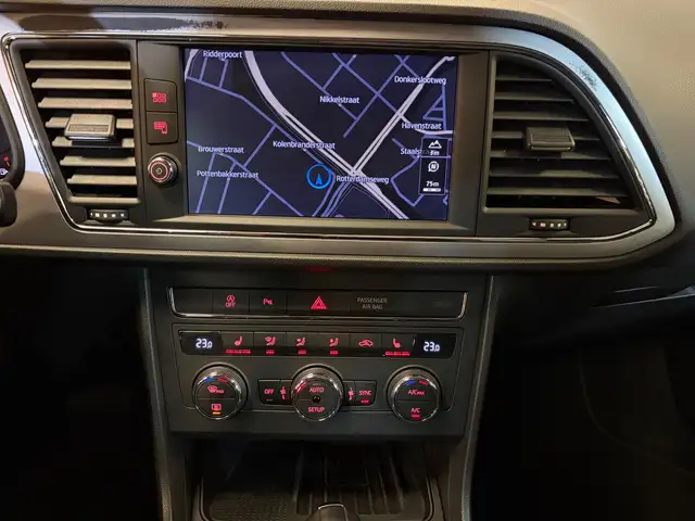 Seat Leon view 4