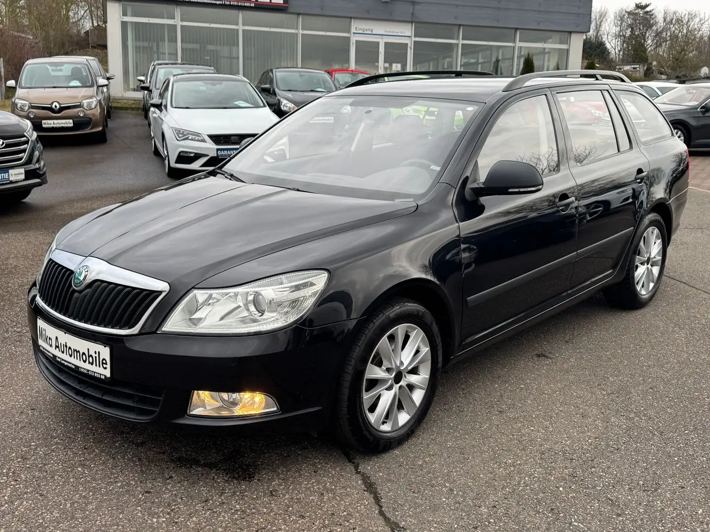 Skoda Octavia Combi Active Schwarz - 1