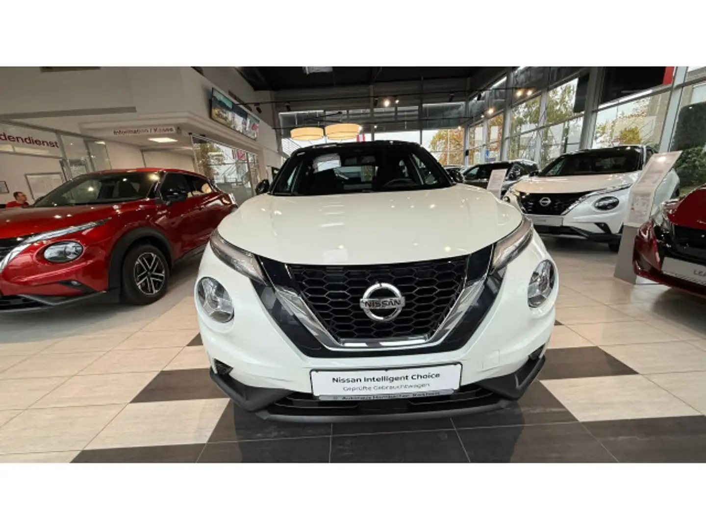 Nissan Juke 1.0 DIG-T DCT Enigma Schwarz - 2