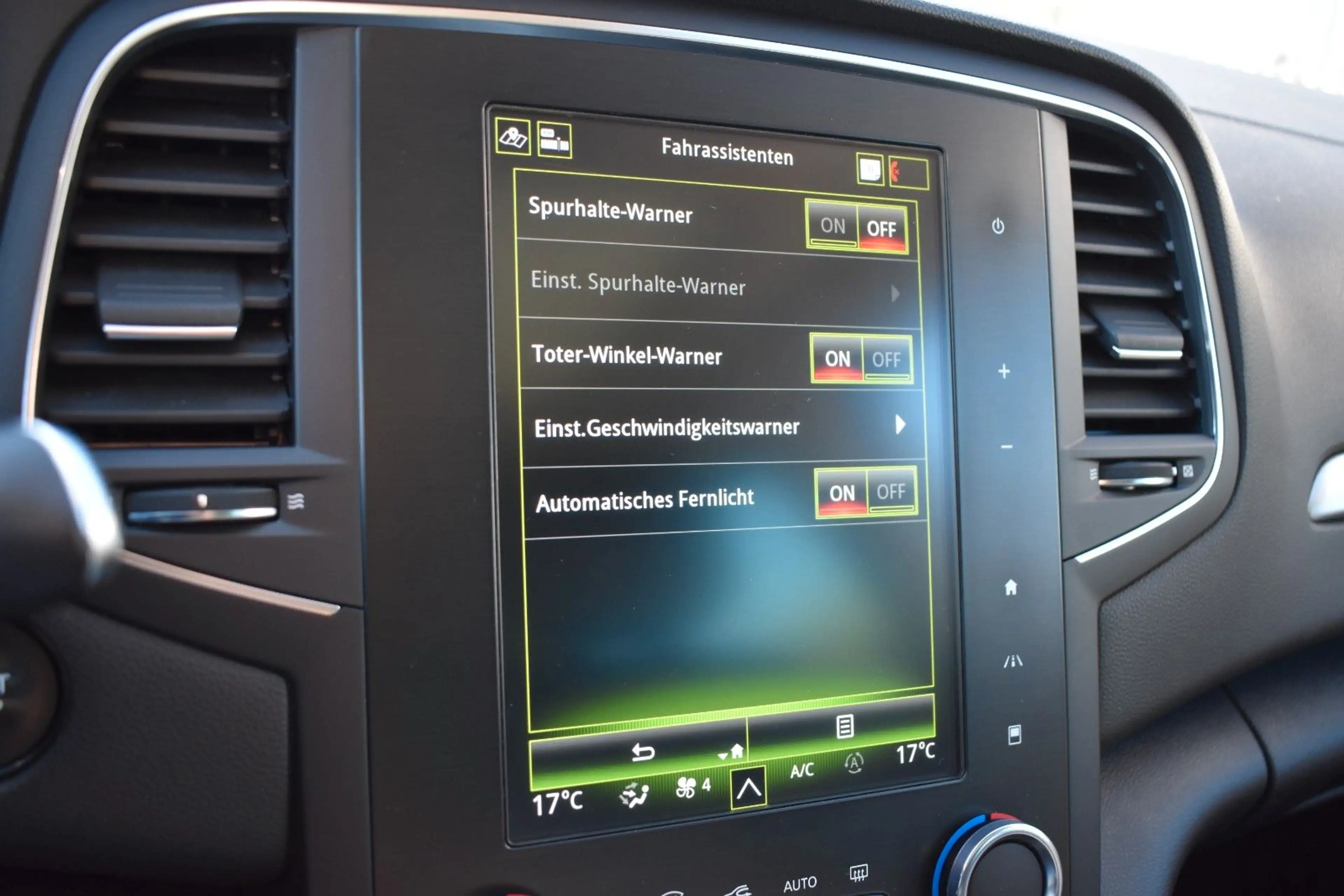 Renault Megane IV Grandtour BOSE/KEYLESS/KAMERA/TEMPOMAT — photo 15