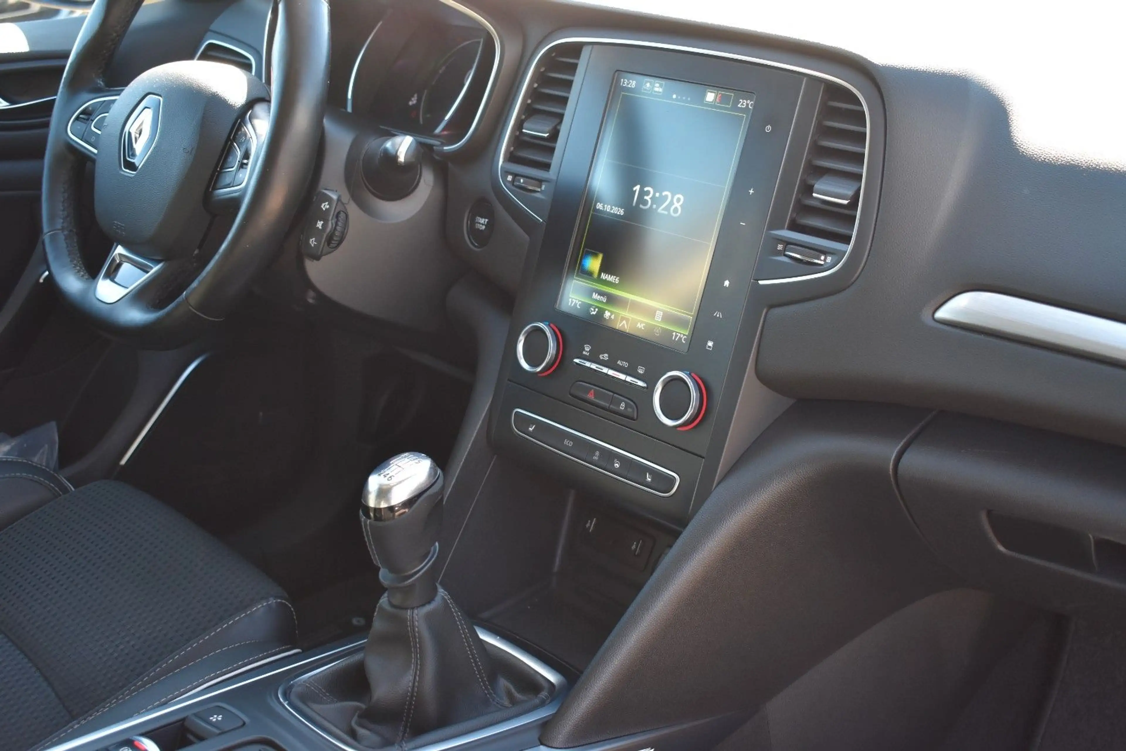 Renault Megane IV Grandtour BOSE/KEYLESS/KAMERA/TEMPOMAT — photo 14
