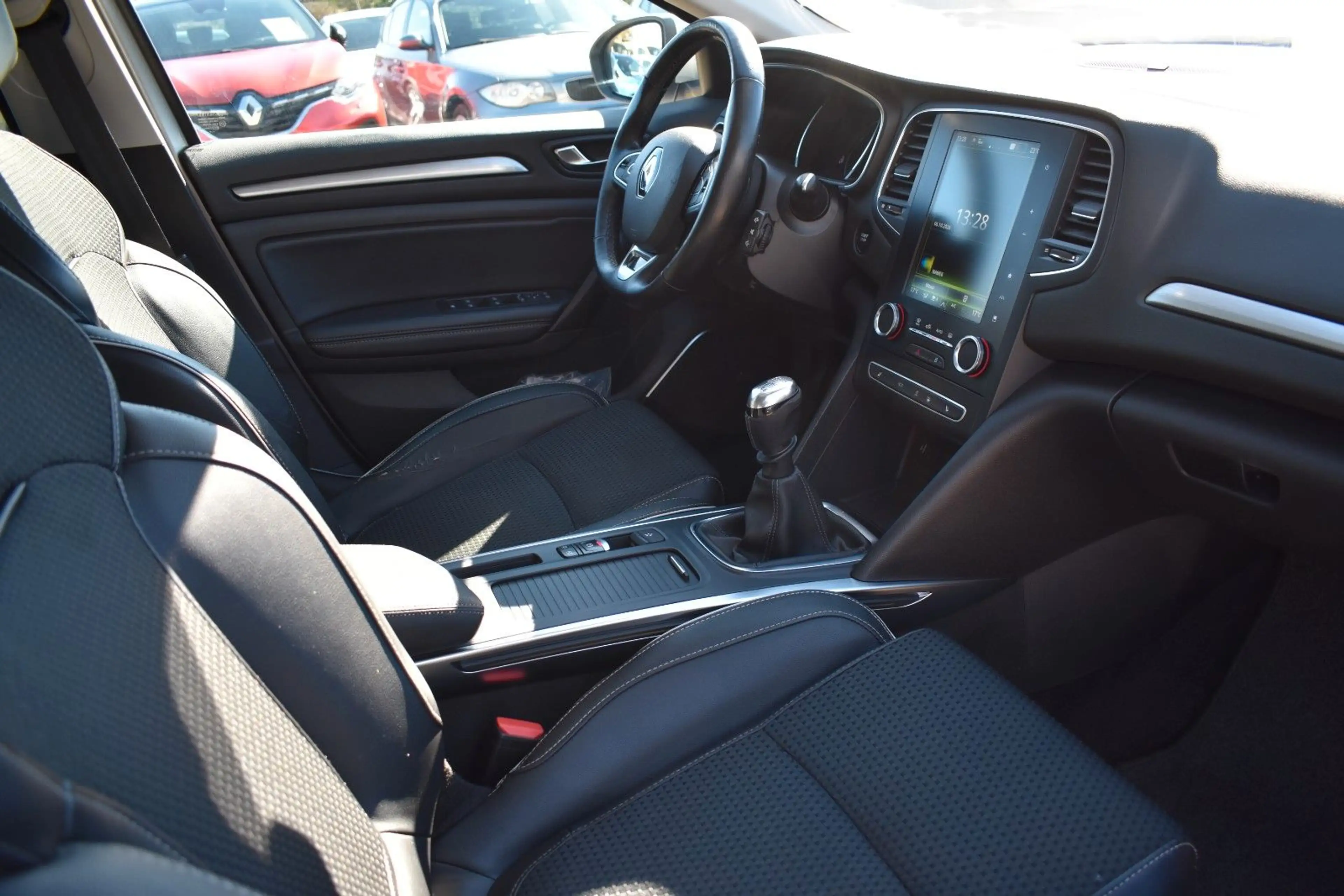Renault Megane IV Grandtour BOSE/KEYLESS/KAMERA/TEMPOMAT — photo 7