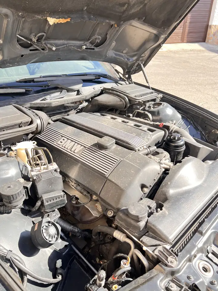 BMW 523i, foto 6