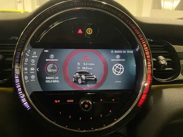 Mini Hatch view 10