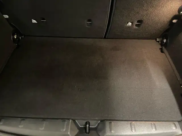 Mini Hatch view 9