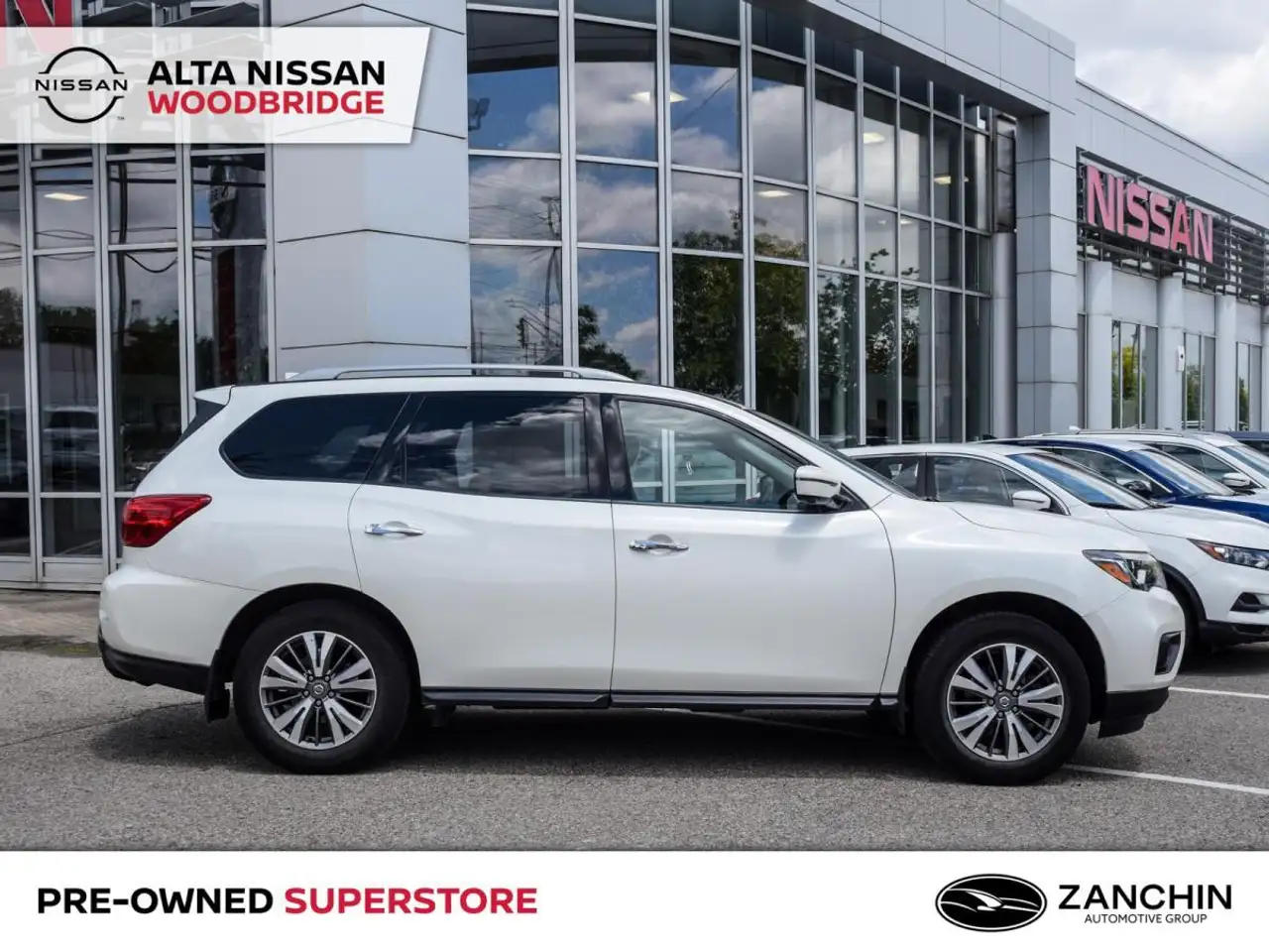 Nissan Pathfinder photo Nissan Pathfinder