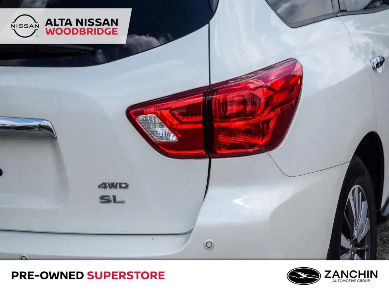 Nissan Pathfinder photo Nissan Pathfinder