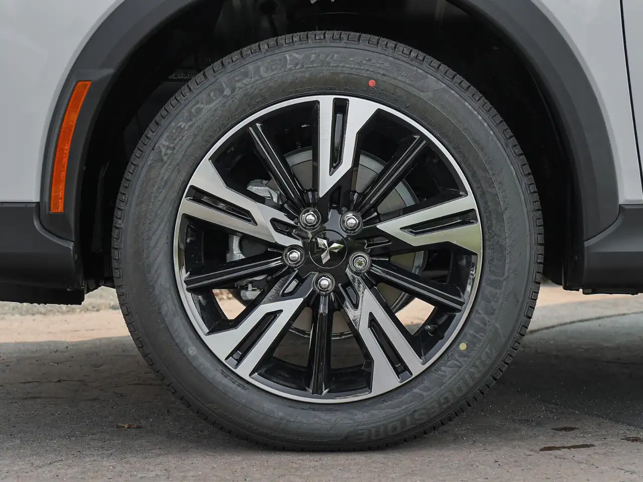 Mitsubishi Eclipse Cross снимка Mitsubishi Eclipse Cross