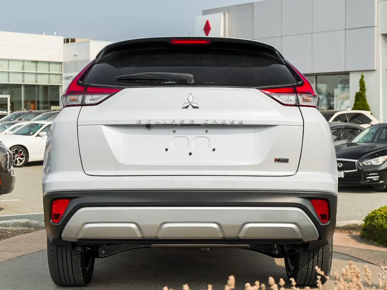 Mitsubishi Eclipse Cross снимка Mitsubishi Eclipse Cross