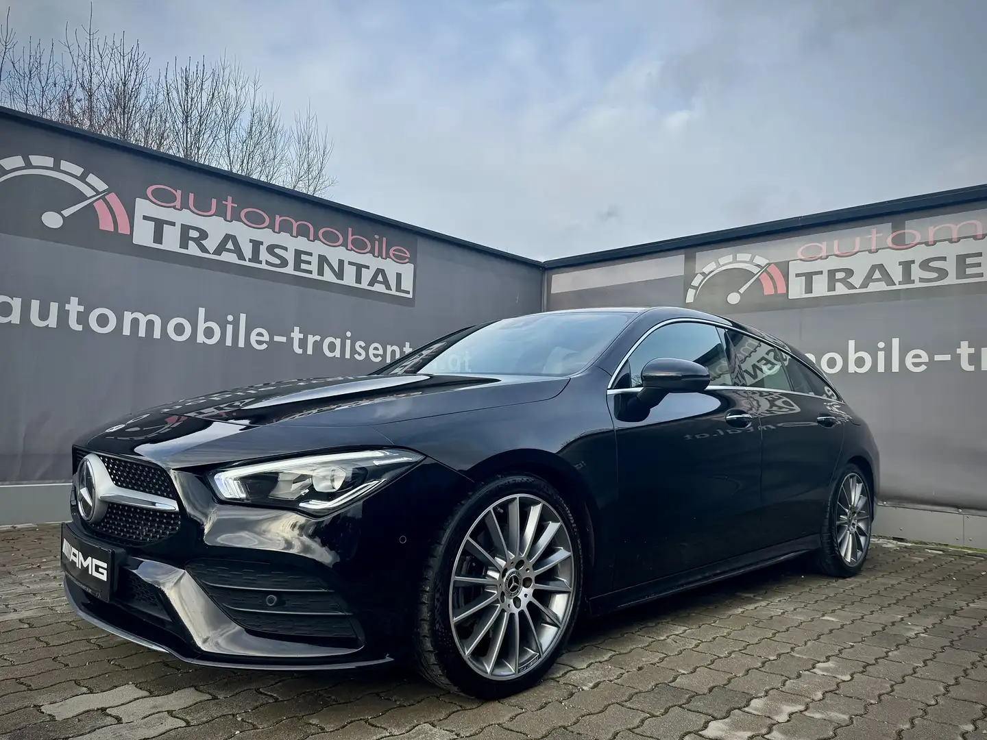 Mercedes-Benz CLA 200 d AMG-Line/Keyless/Navi/Sportsitze/1.Besitz! Schwarz - 1