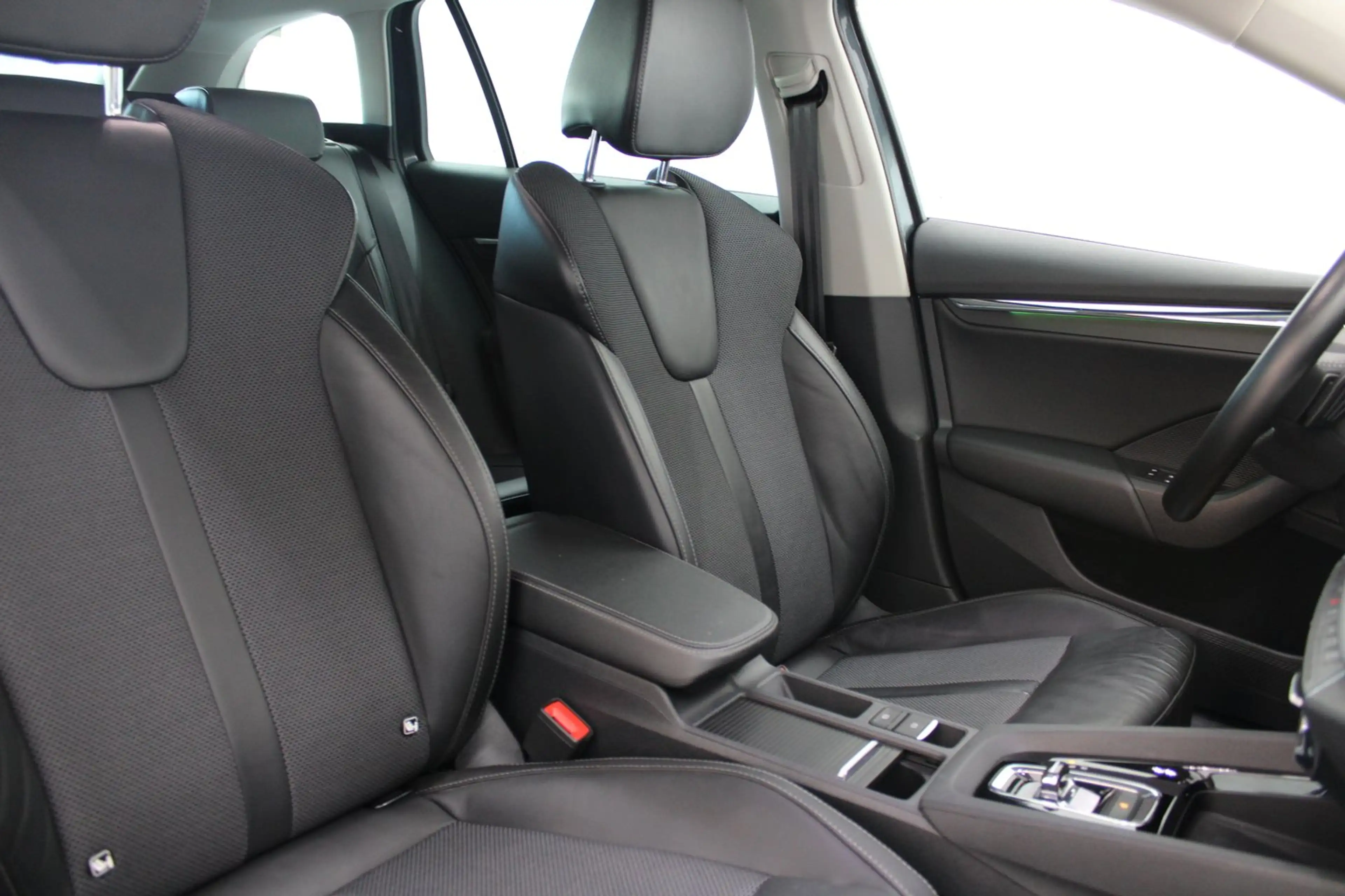 Skoda Octavia Premium TDI DSG — photo 14