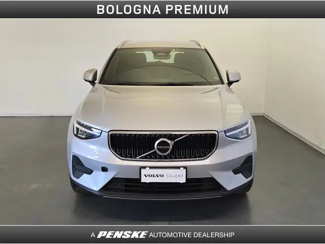 Volvo XC40 view 8