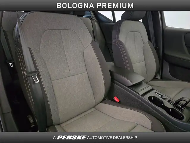 Volvo XC40 view 15