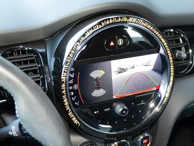 Mini Cooper Cooper view 9