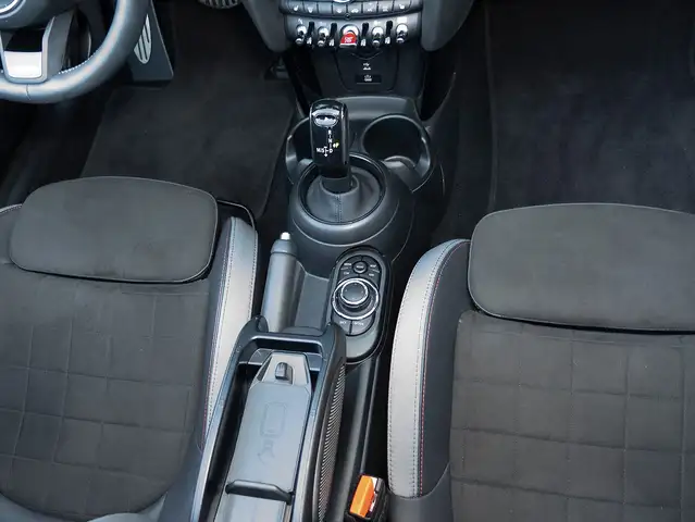 Mini Cooper Cooper view 10