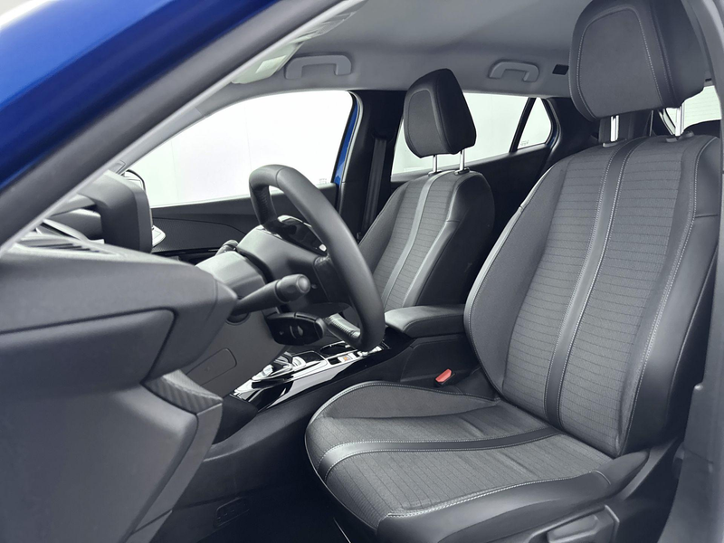 Peugeot e-2008 EV Allure Pack 50 kWh | ACCU: 93% | Camera | Clima — photo 9