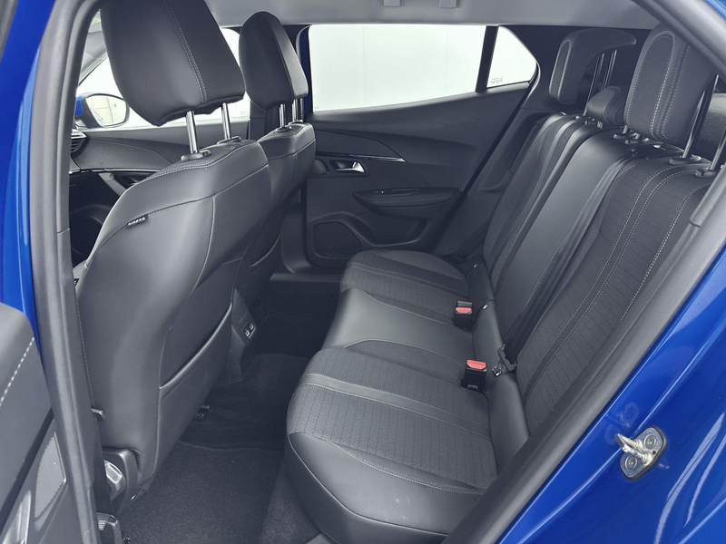 Peugeot e-2008 EV Allure Pack 50 kWh | ACCU: 93% | Camera | Clima — photo 13