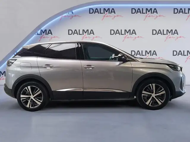Peugeot 3008 view 6
