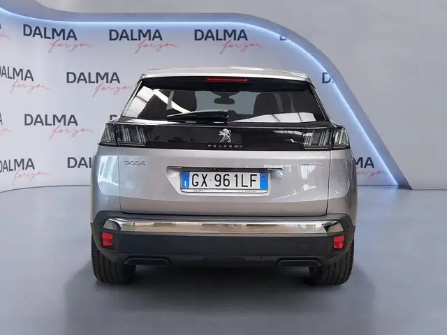Peugeot 3008 view 4