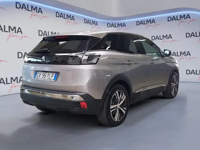 Peugeot 3008 view 5