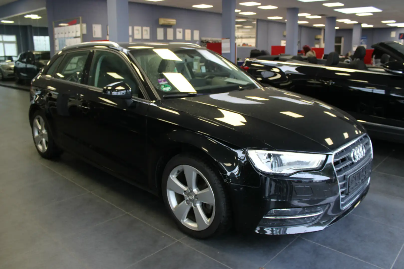 Audi A3 2.0 TDI Sportback S tronic Ambition Noir - 1