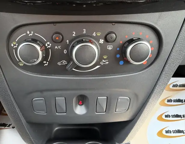Dacia Logan view 11