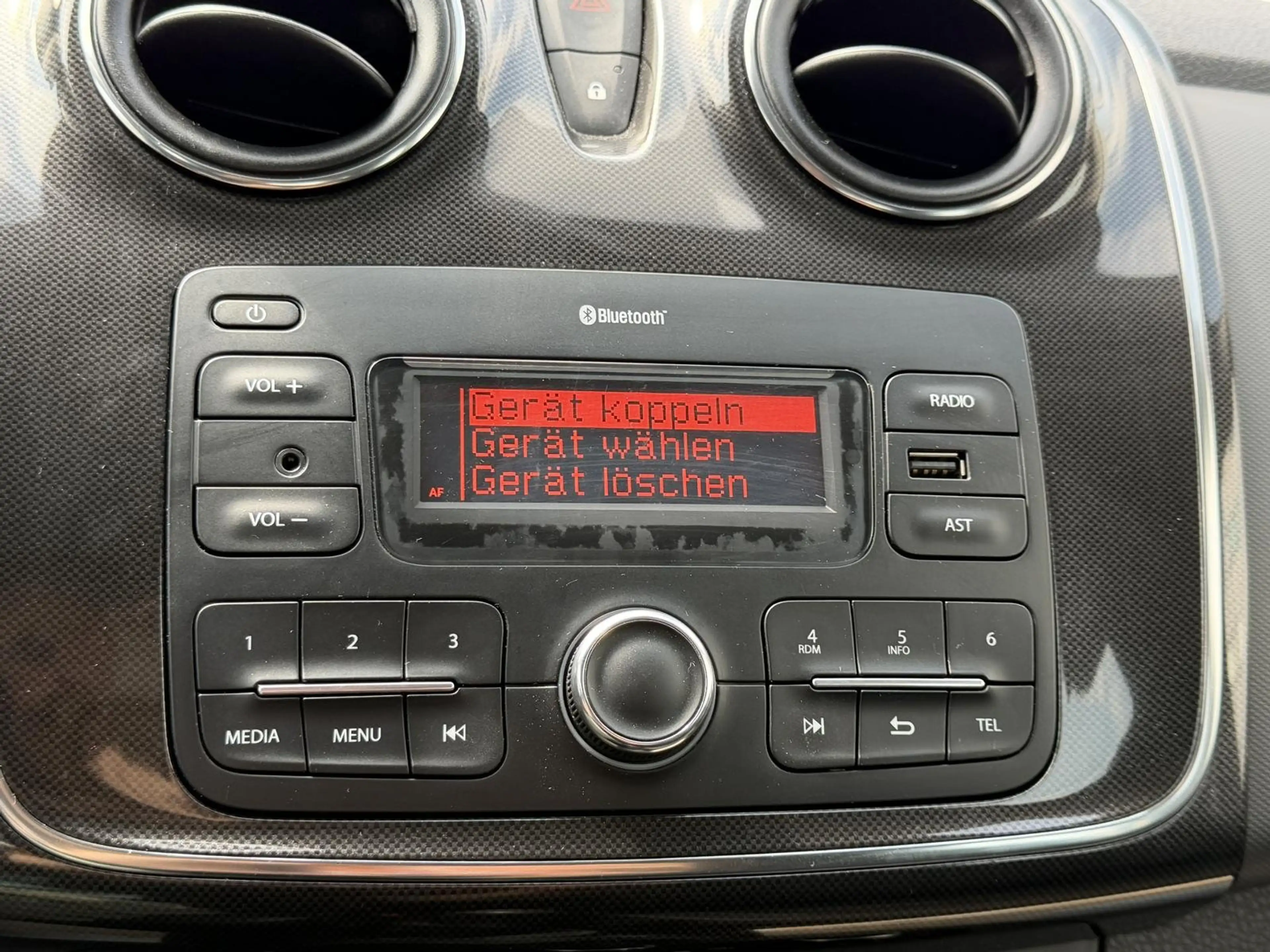Dacia Logan Kombi 1.Besitz Klima bluetooth Service NEU — photo 12
