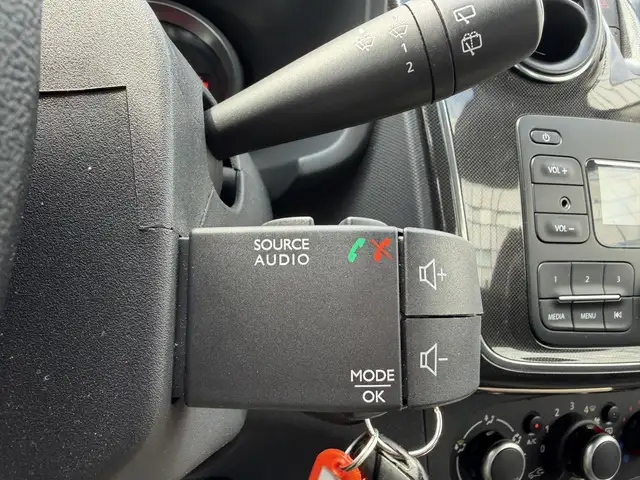 Dacia Logan view 13