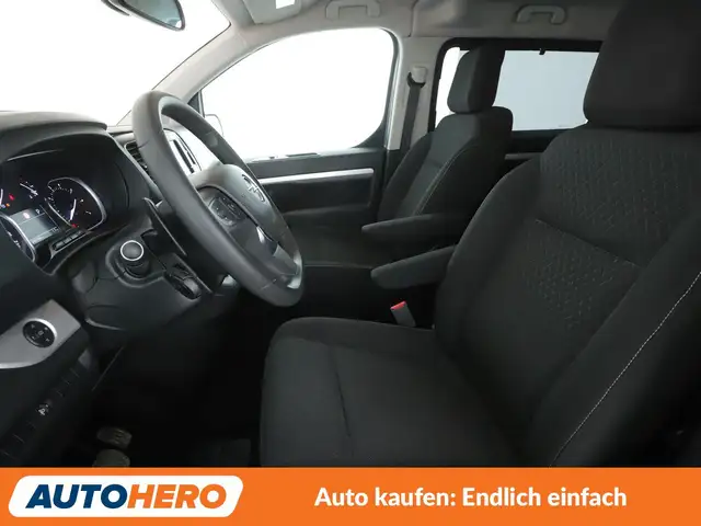 Opel Zafira Life view 10