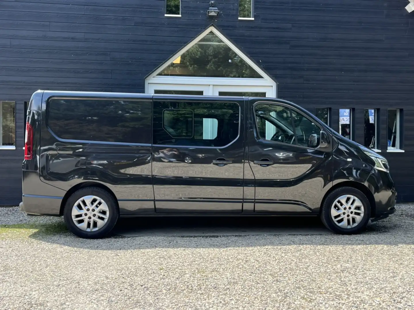 Renault Trafic 2.0 dCi 170 T29 L2H1 DC Luxe 170PK/Aut/Ecc/Navi/2x Negro - 2