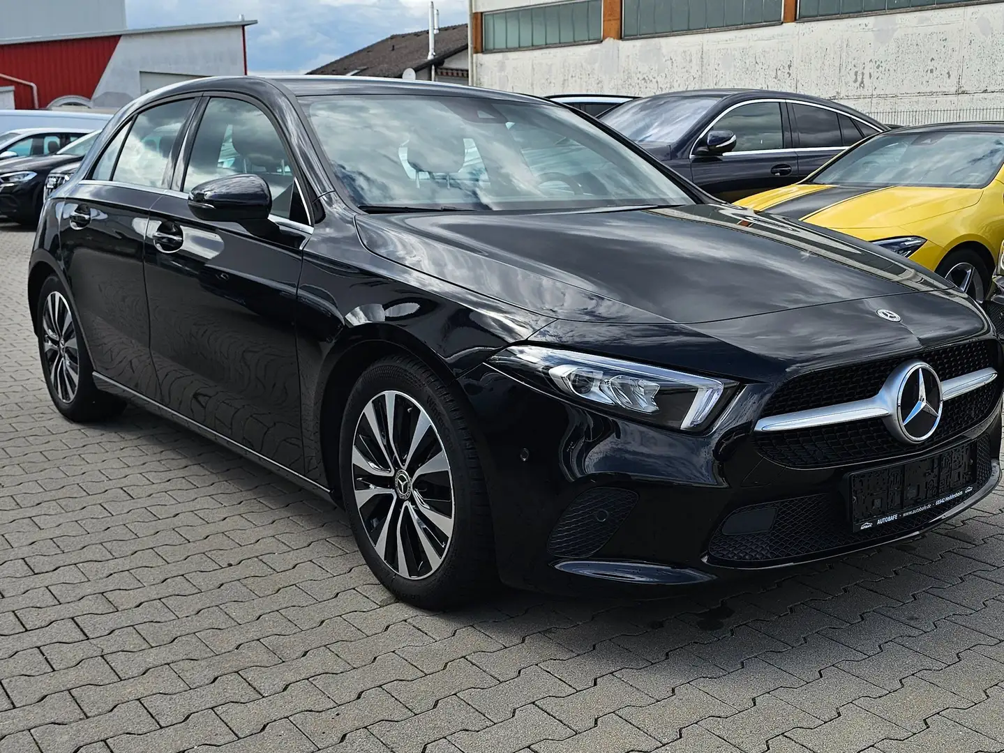 Mercedes-Benz A 160 A 160 Kamera*Navi*SpurAss*CarPlay*MBUX-Plus Zwart - 1