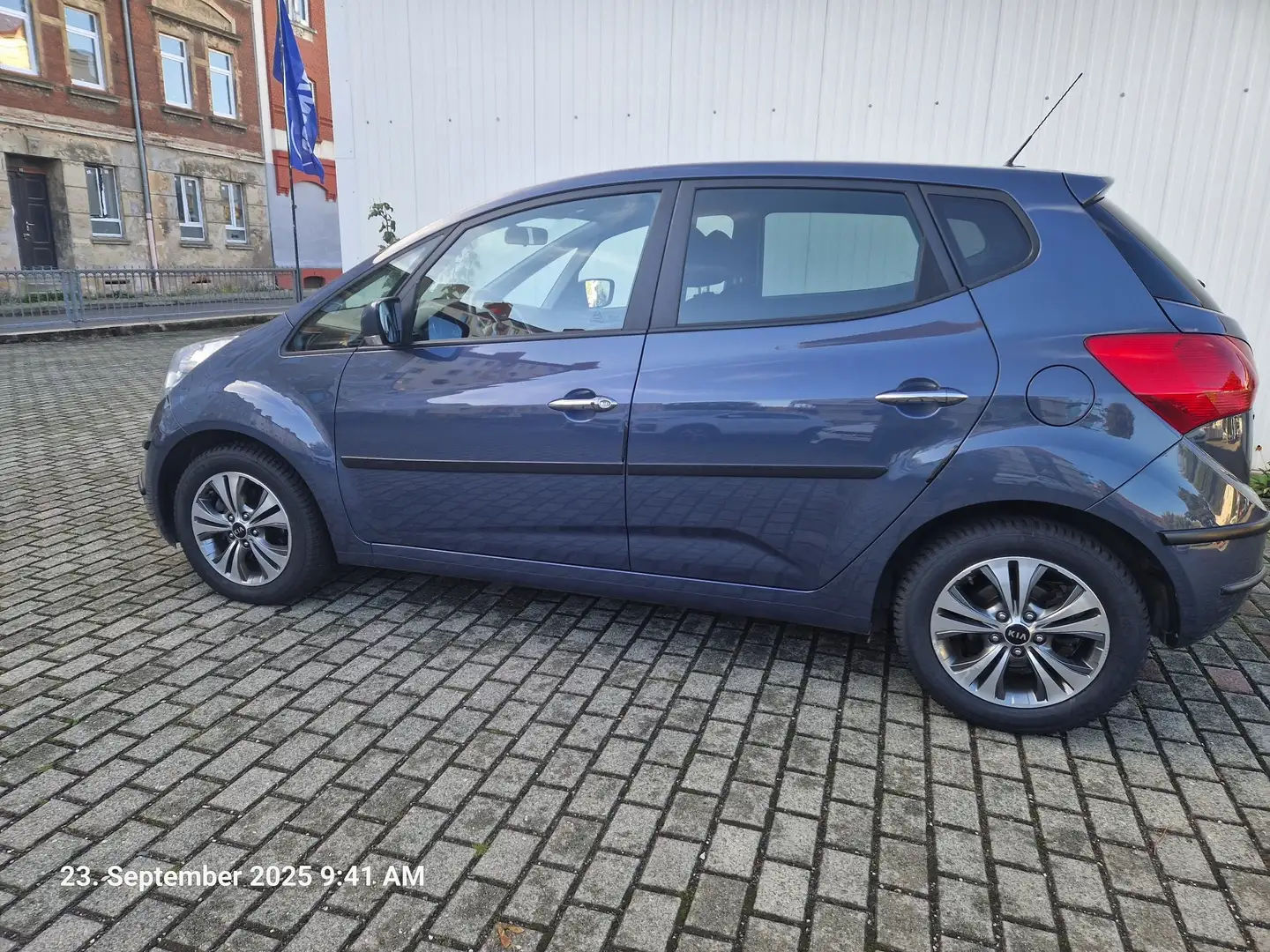 Kia Venga UEFA Euro 2016 Automatik Blau - 2