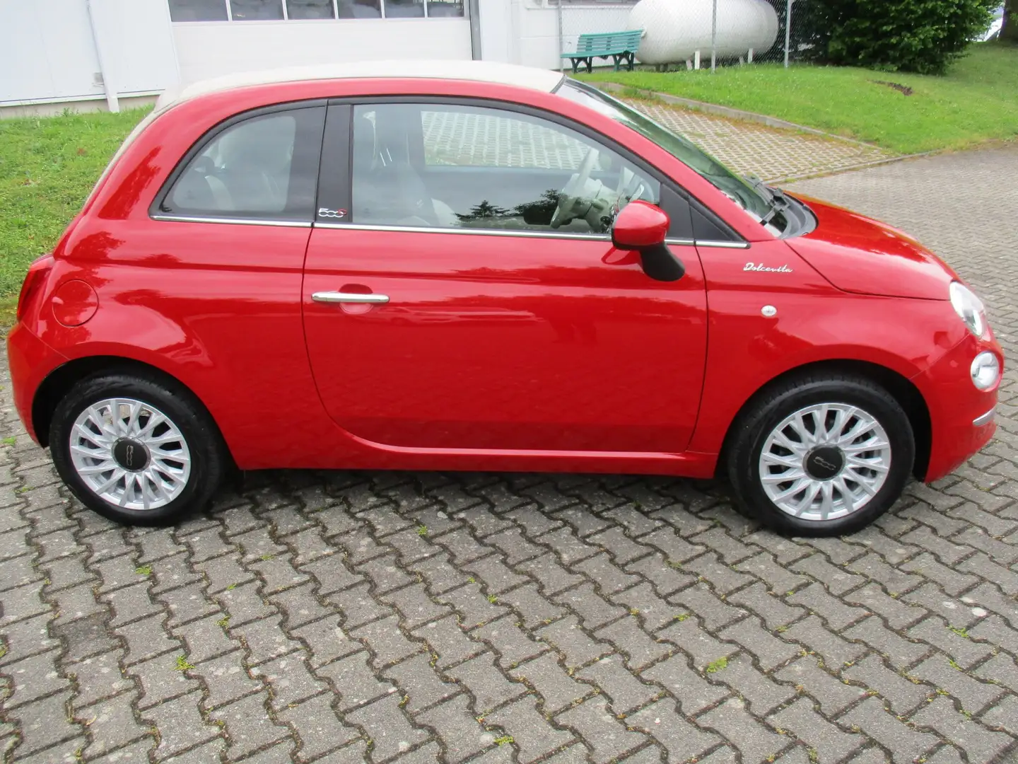 Fiat 500C Dolcevita, 1.Hand, Top gepflegt, Hybrid Rot - 2