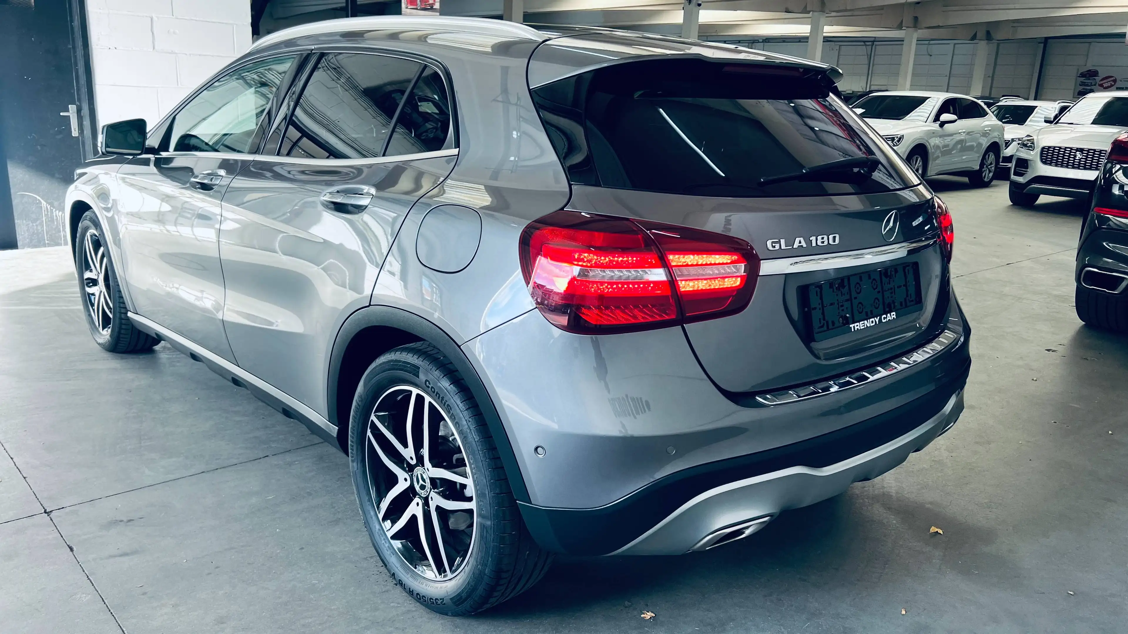 Mercedes-Benz GLA 180 AUTOMATIC+NAVI+PANO+CAMERA+HIFI+CARNET+GARANTIE — photo 2