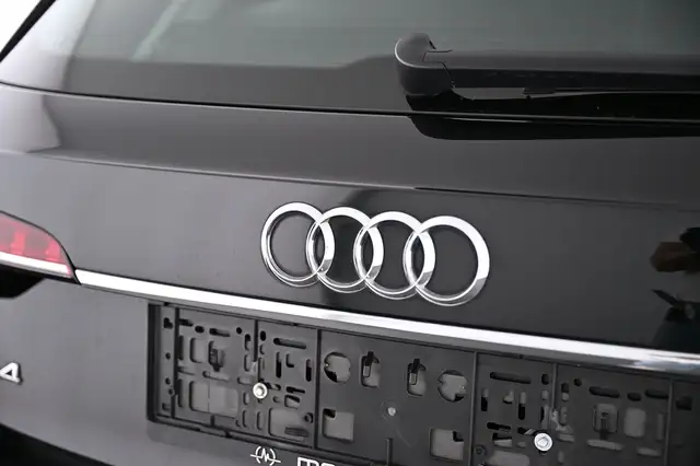Audi A4 view 13