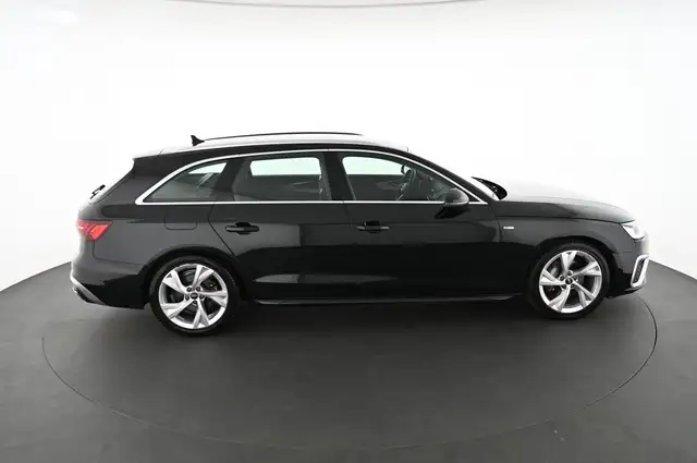 Audi A4 view 6