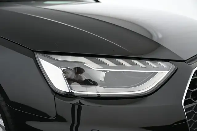 Audi A4 view 15
