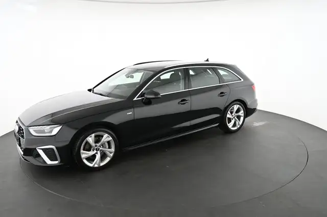 Audi A4 view 3
