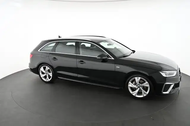 Audi A4 view 8