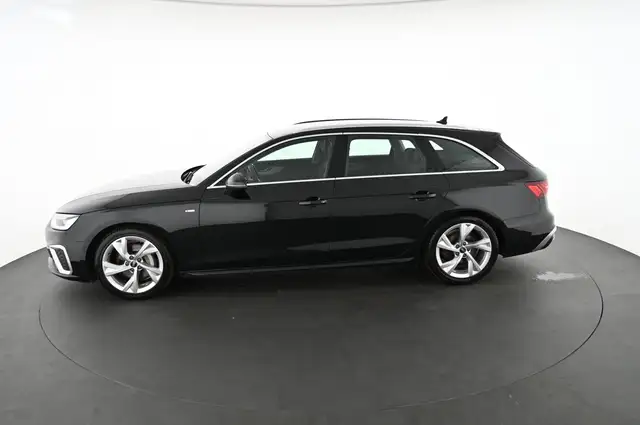 Audi A4 view 5