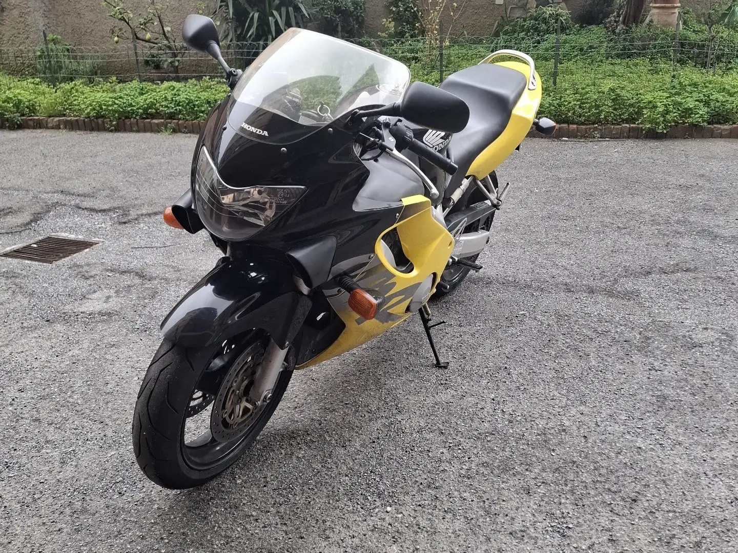 Honda CBR 600 600F Žlutá - 1