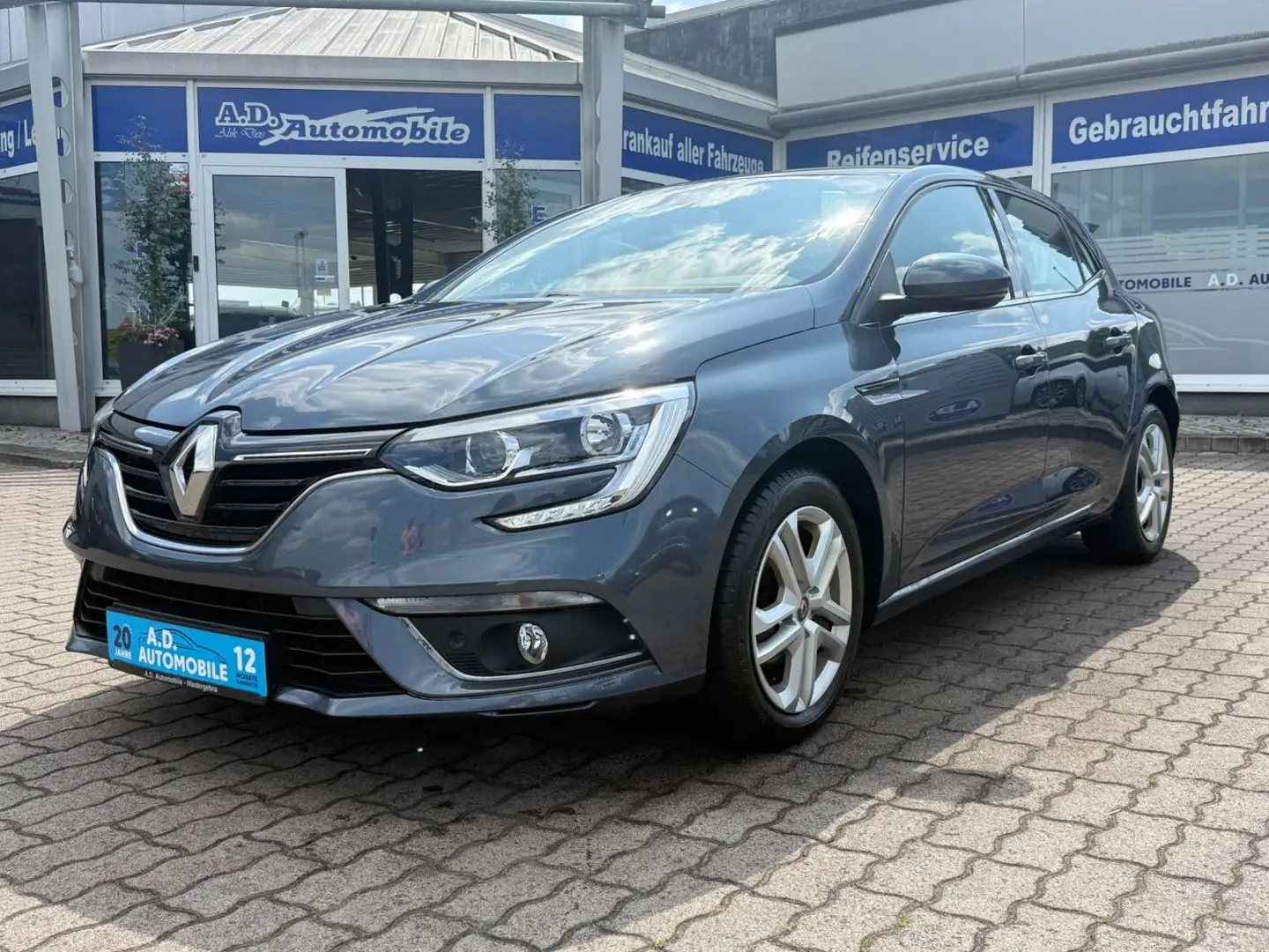 Renault Megane IV Lim. 5-trg. Experience PDC Grau - 1