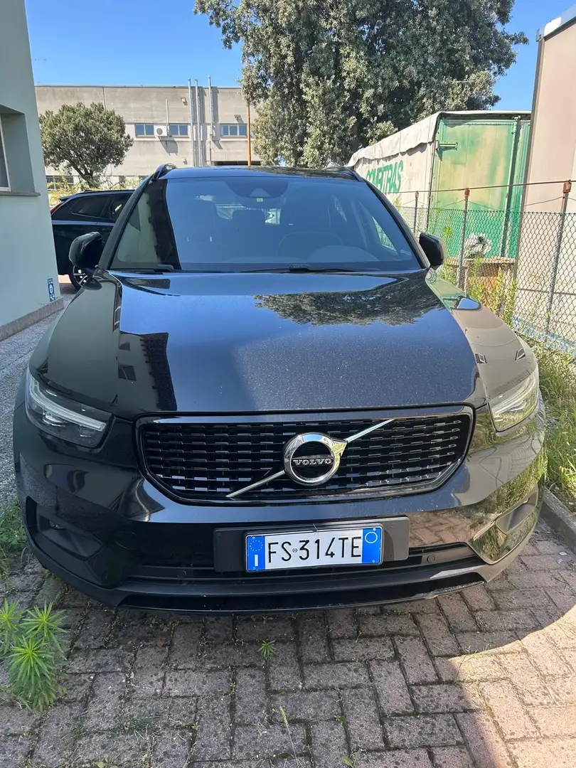 Volvo XC40 r design - 1