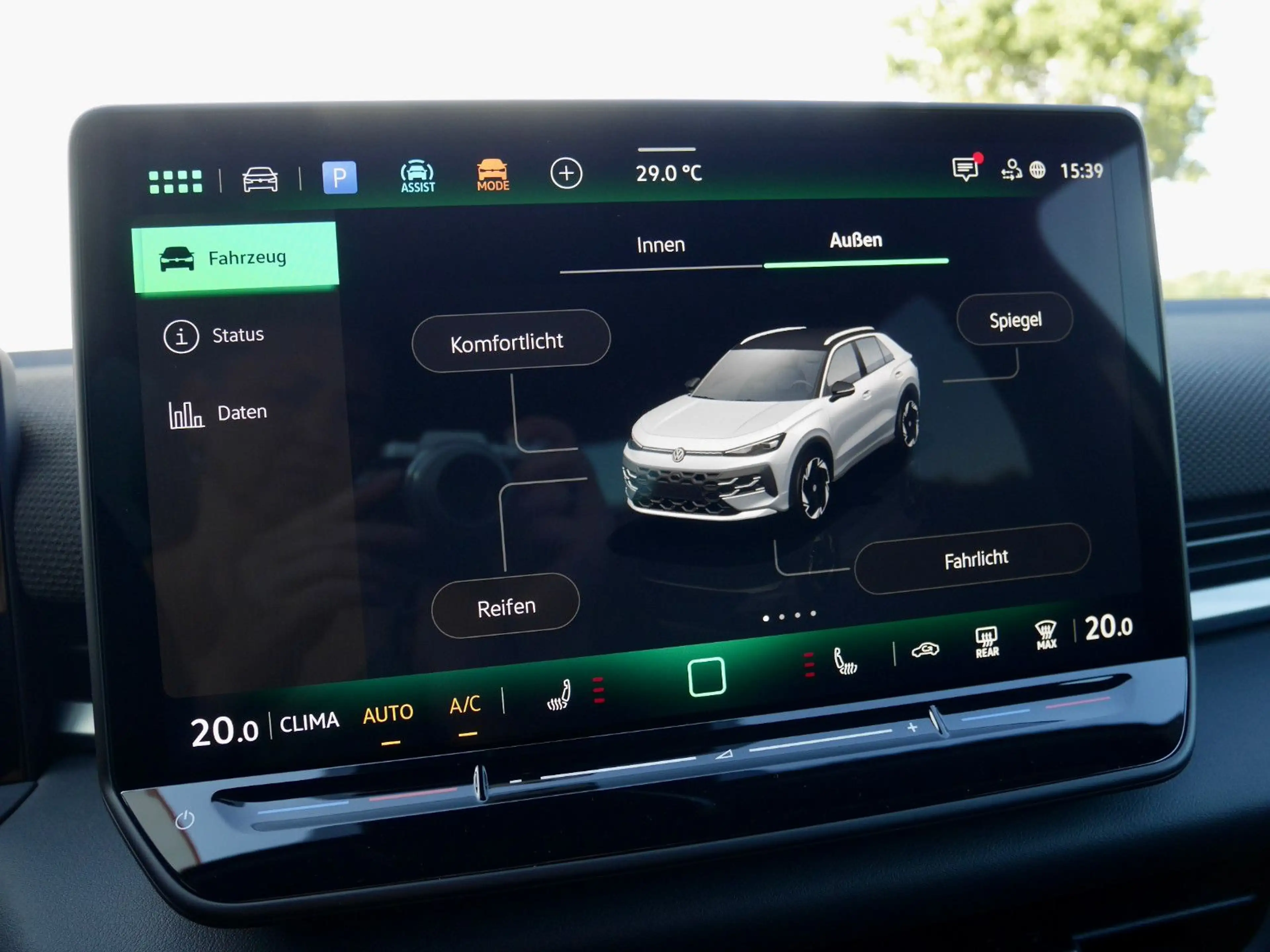 Volkswagen T-Roc 1.5 eTSI DSG R-Line+ACC+APP+AHK+behLenkrad — photo 40