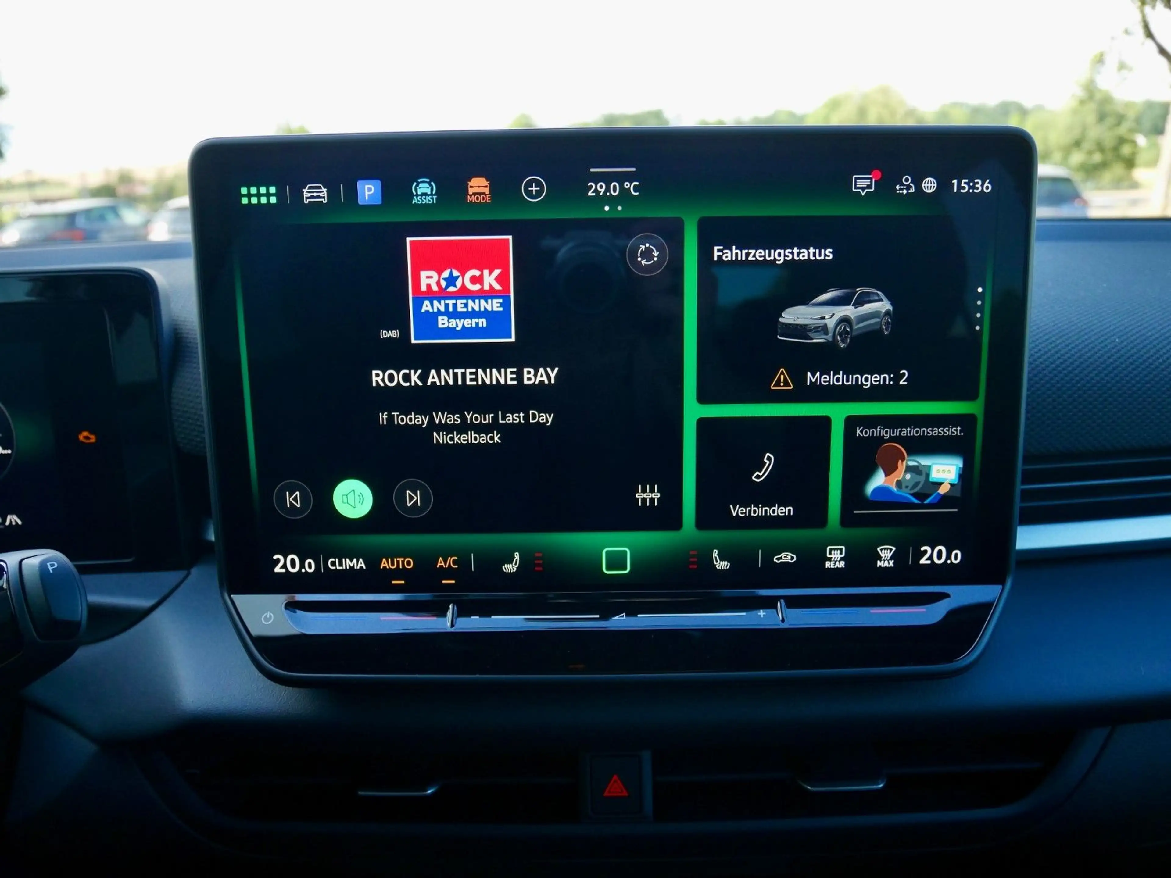 Volkswagen T-Roc 1.5 eTSI DSG R-Line+ACC+APP+AHK+behLenkrad — photo 24